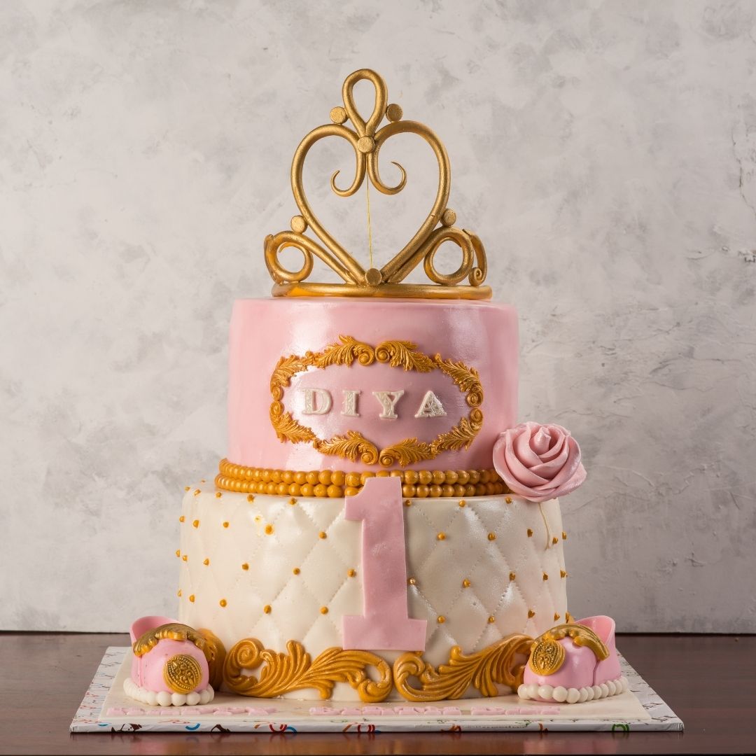 3D Princess Baby Chocolate Cake with Gold Crown and Bow - TurboSquid 1813422