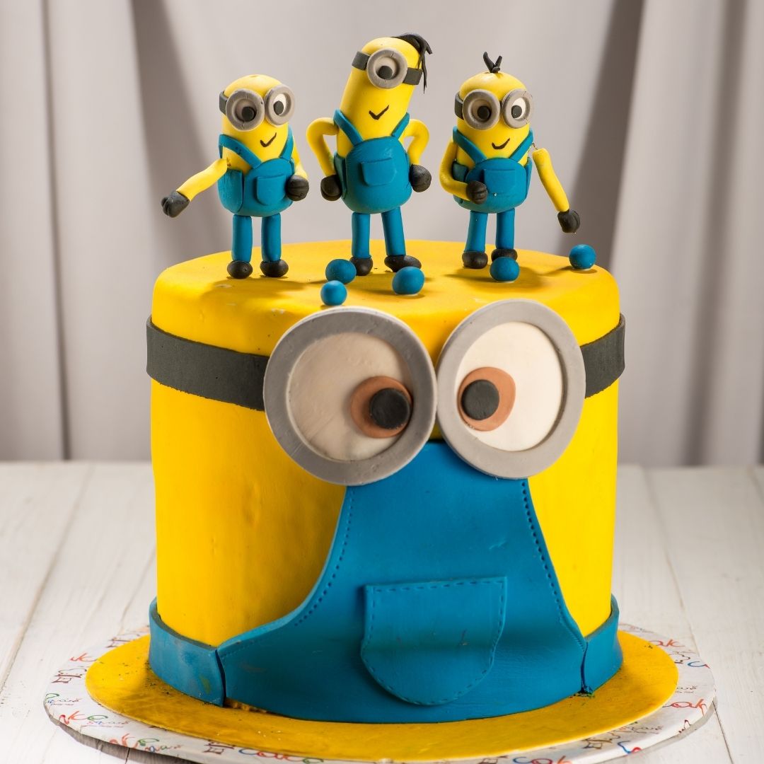 Minions themed cake | Instagram