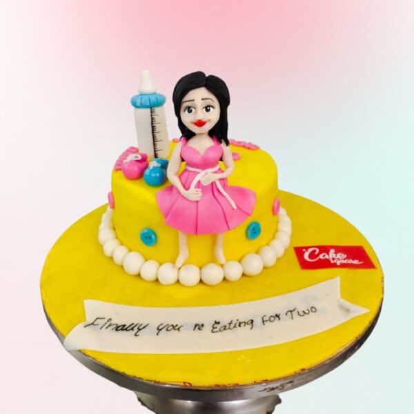 Mom To Be 1 Kg Customised Theme cake with butterscotch frosting and personalized pregnancy-themed decorations.