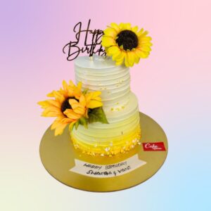 "Super Sunflower Birthday Cake 4 Kg. Vibrant 4 kg birthday cake adorned with large sunflower decorations"