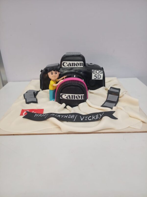 "A Amazing Camera Birthday Cake 2 Kg, from Cake Square Chennai, perfect for photography enthusiasts."