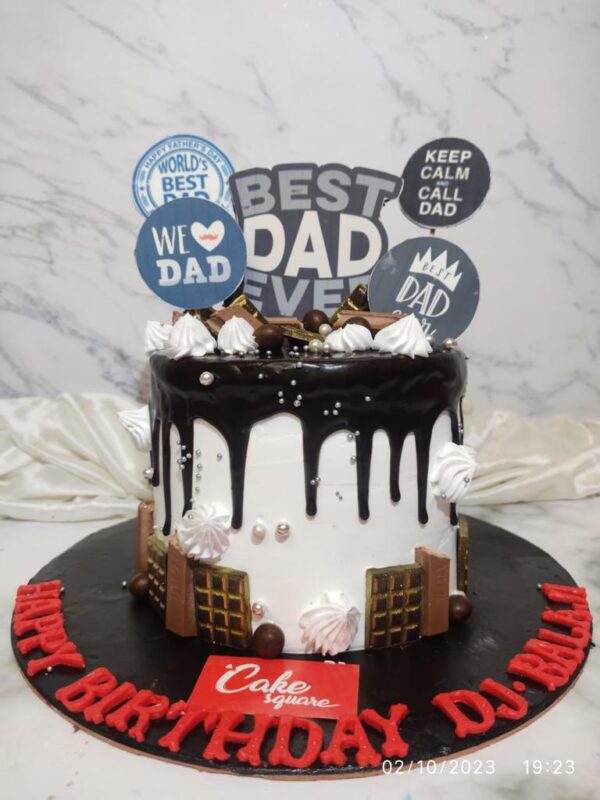 Amazing Dad-Special Birthday Cake 1 Kg. Elegant 1kg birthday cake for dad with gold accents and "Amazing Dad" topper