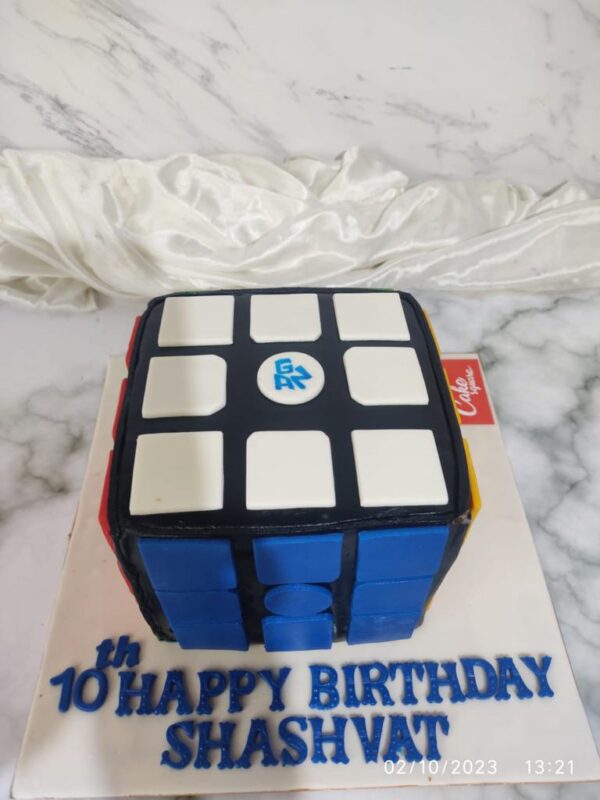 "An Best Iconic Rubiks Cube Birthday Cake 1 Kg, from Cake Square Chennai, perfect for puzzle enthusiasts."