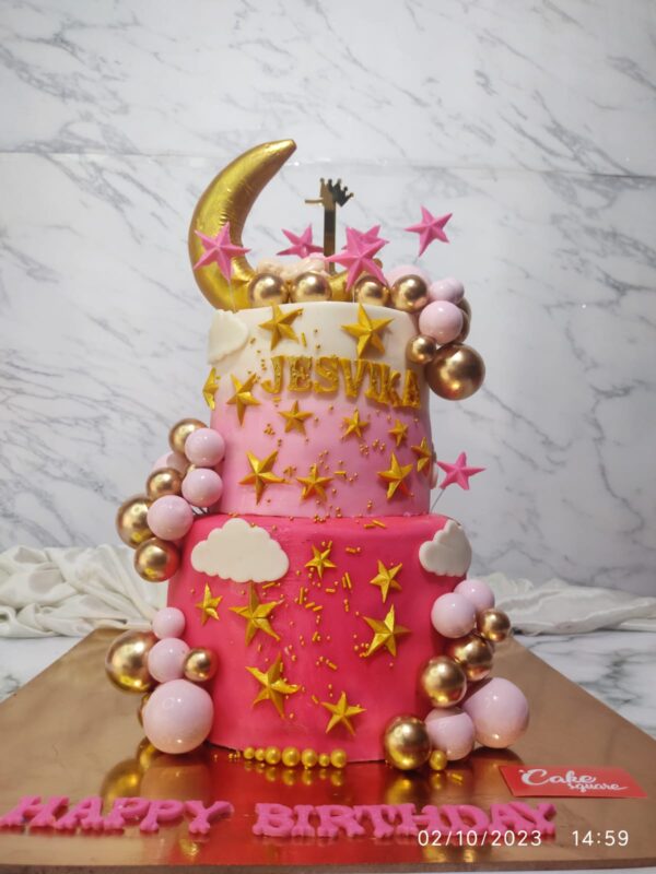 Superb First Birthday Cake 5 Kg featuring a luxurious and impressive design, perfect for a grand celebration.