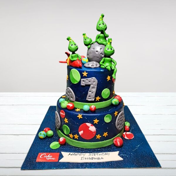 "Aliens Theme 3 Kg Kids Birthday Cake with fun alien decorations, perfect for a space-themed birthday party."