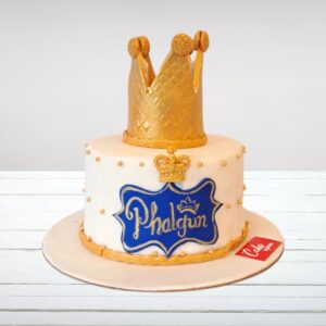 Amazing Simple Crown Birthday Cake 1 kg with minimalist golden crown design and subtle royal-themed decorations