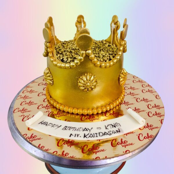 "Amazing Crown Best Birthday Cake 1 Kg with a regal crown design, perfect for a majestic and memorable birthday celebration."