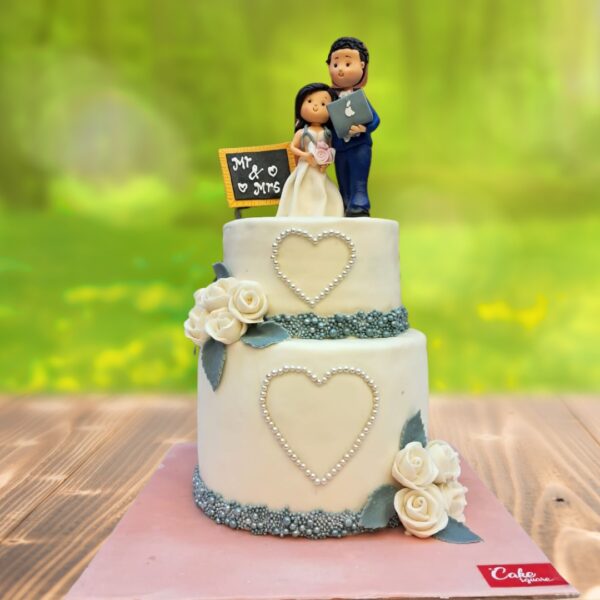 Cute Mr and Mrs Couple Wedding Cake 4 Kg from Cake Square Chennai.