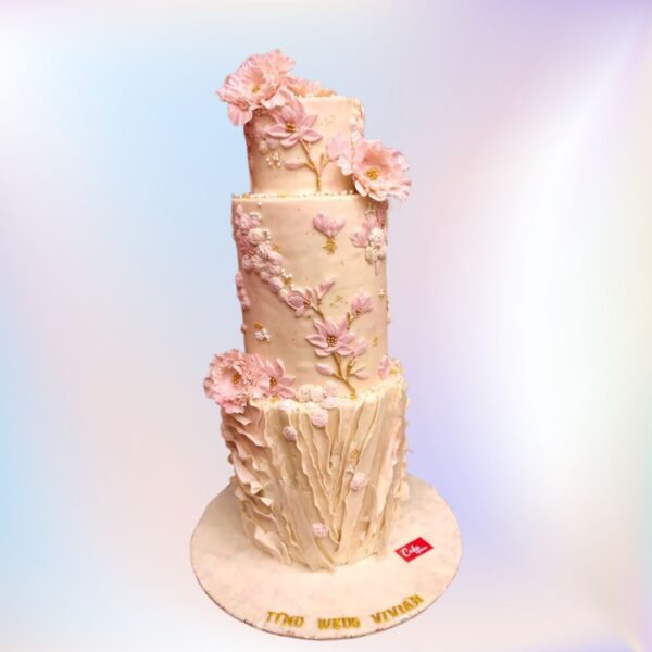 Elegant Top Selling 5 kg Wedding Cakes from Cake Square Chennai.