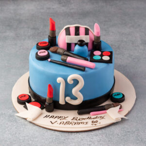 "Make Up Kit Teenage Girls Birthday Cake 1 Kg with a chic makeup kit design, ideal for a stylish and fun birthday celebration for teenage girls."