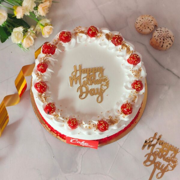 1 kg American-style red velvet birthday cake with cream cheese frosting. Made by Cake Square Team.