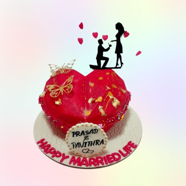 Proposal Pinata Hammer Cake 1 Kg featuring a heart-shaped red velvet cake with candy-filled center, topped with a fondant hammer