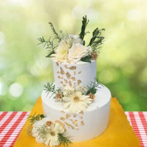 White Cream Wedding Cake 4 Kg from Cake Square Chennai.