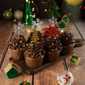 The New Christmas Chocolate Cupcakes pack of 6 is decorated with festive designs and perfect for gifting this season of joy.