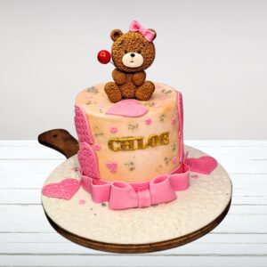 "Round birthday cake 1 Kg decorated with 3D teddy bear design"