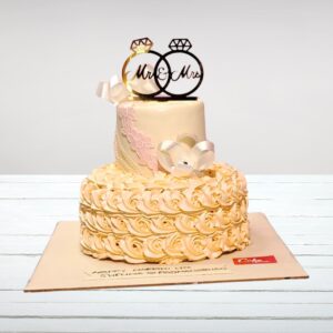 Luxurious, multi-tiered Amazing Creamy Wedding Cake 4 Kg with intricate piping and a smooth, creamy texture.