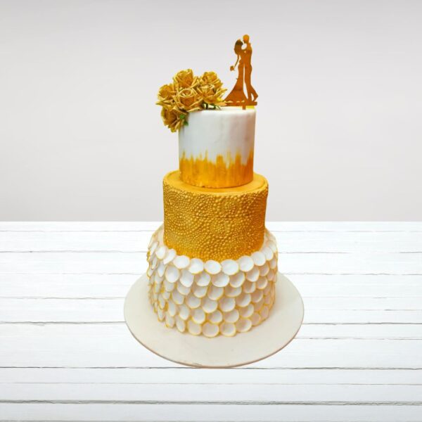 "Stunning and Amazing Golden Wedding cake 7 kg | Luxury wedding cakes Chennai"