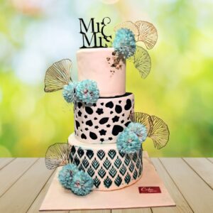 Luxurious Ultra Stylish wedding cake 7 kg from Cake Square Chennai with avant-garde design